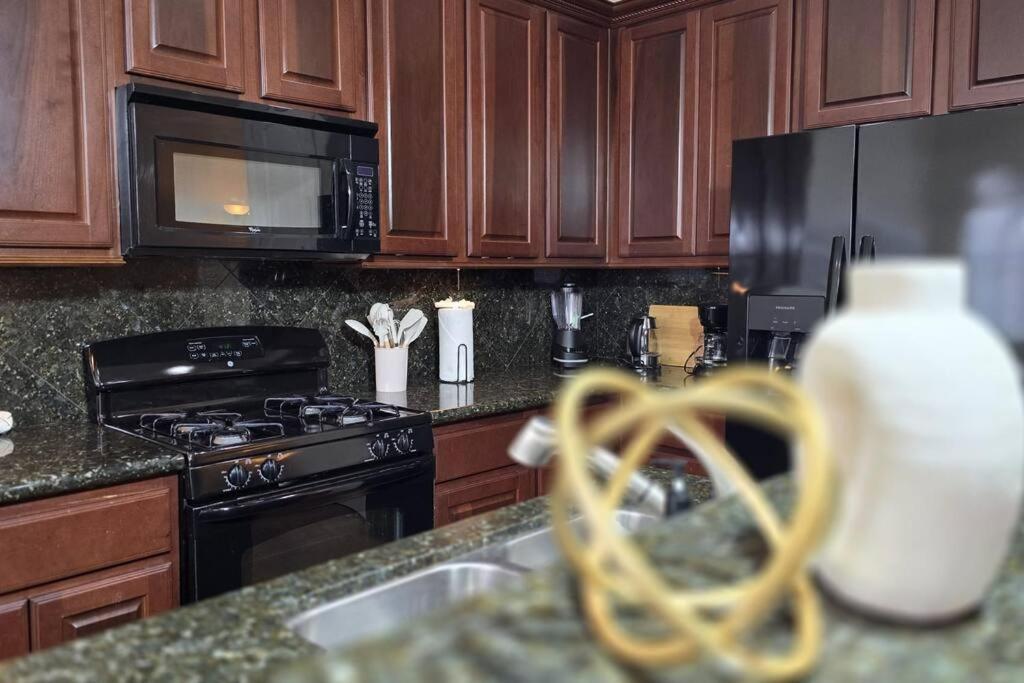 Modern Galleria Gem Private Jacuzzi 3 Br Houston Exterior foto
