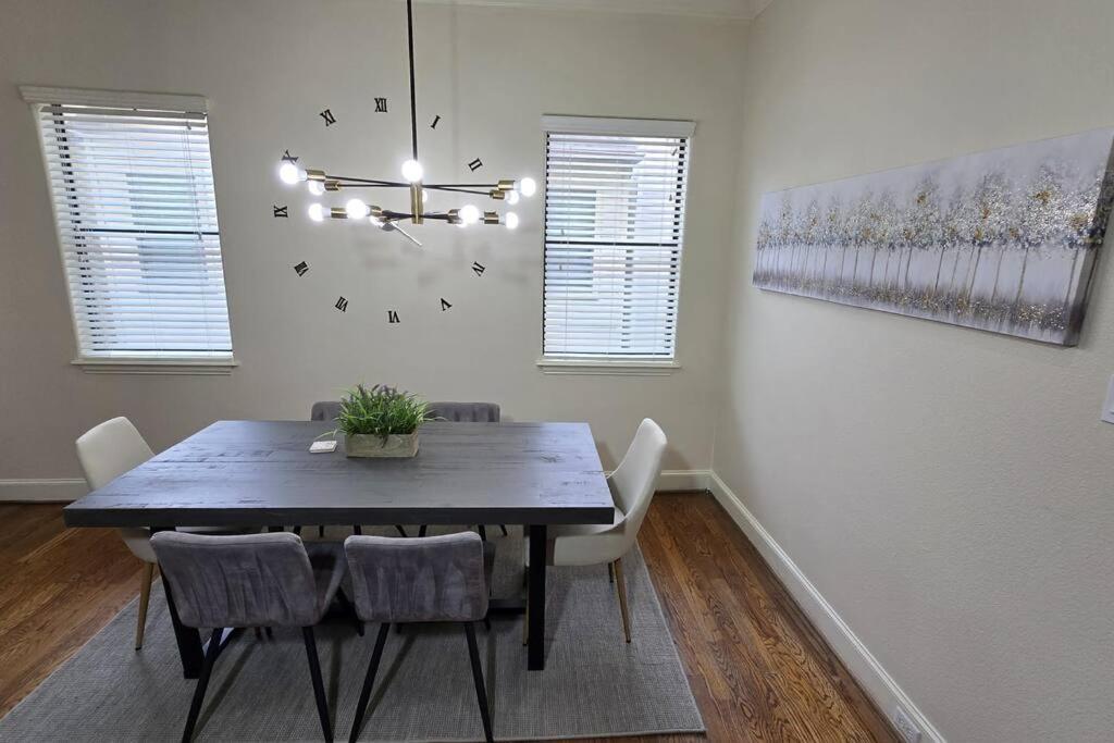Modern Galleria Gem Private Jacuzzi 3 Br Houston Exterior foto