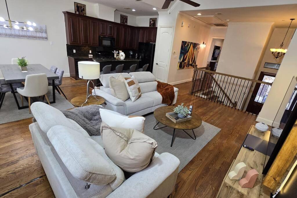 Modern Galleria Gem Private Jacuzzi 3 Br Houston Exterior foto